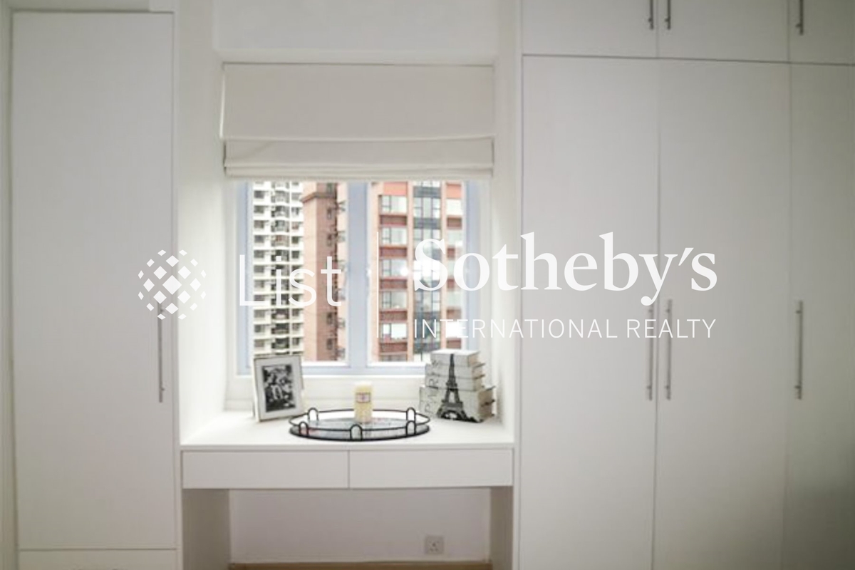 The Fortune Gardens 福澤花園 | Built-in Wardrobe in Master Bedroom 