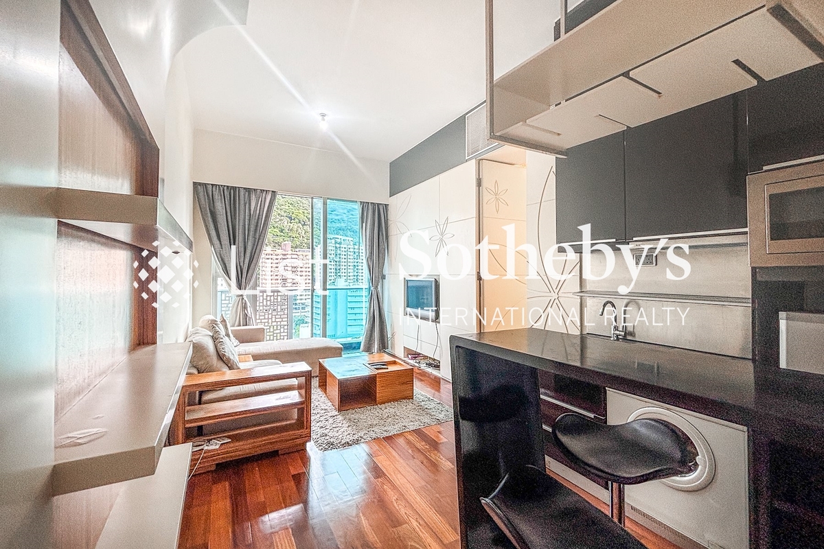 J Residence 嘉薈軒 | Living and Dining Room