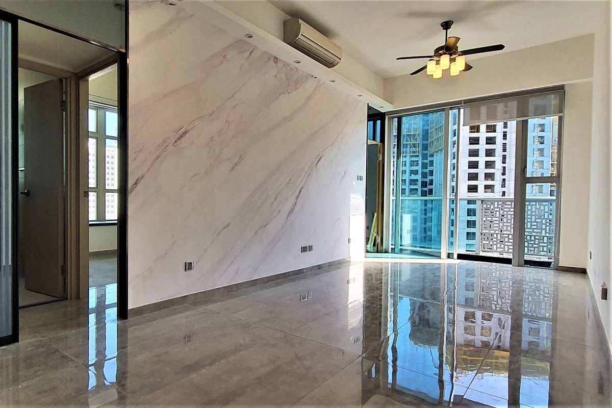 J Residence 嘉薈軒 | Living and Dining Room