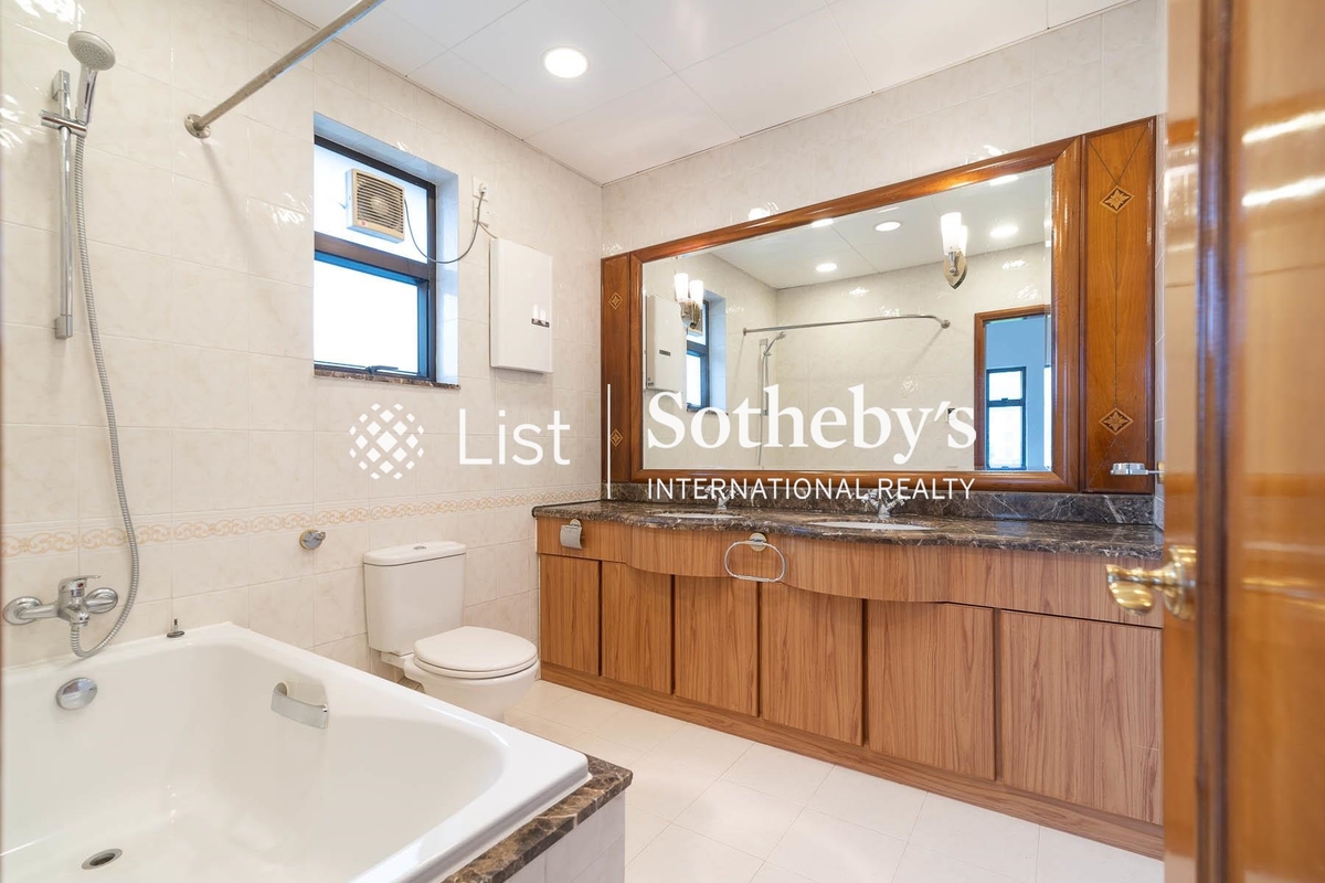 Repulse Bay Villa 淺水灣別墅 | Master Bathroom