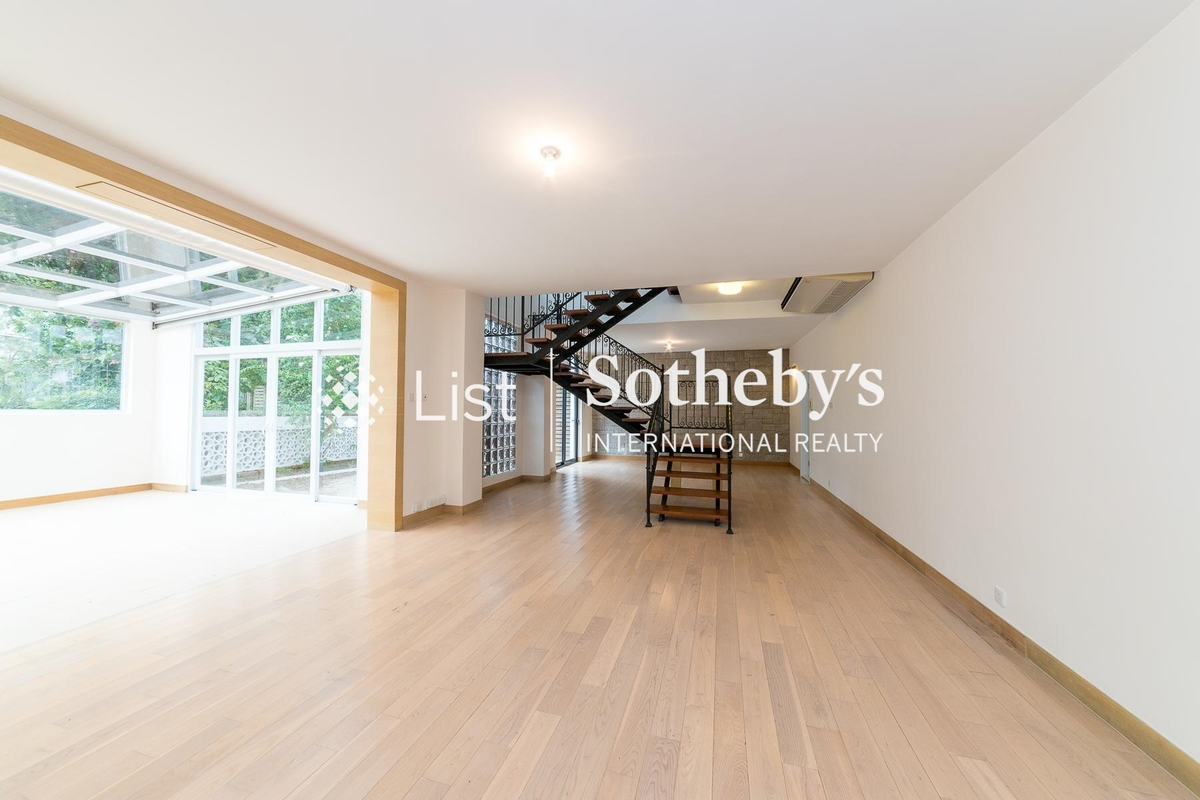 Repulse Bay Villa 淺水灣別墅 | Living and Dining Room