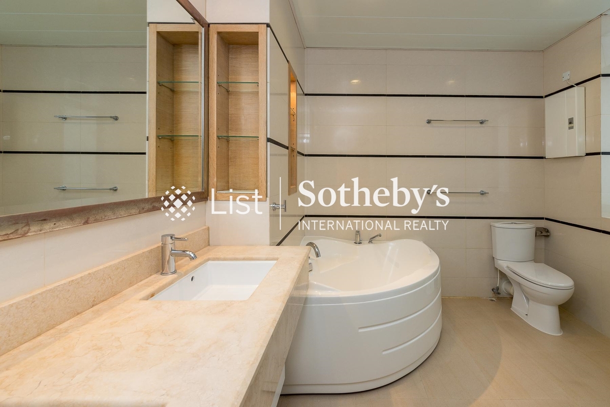 Repulse Bay Villa 淺水灣別墅 | Master Bathroom