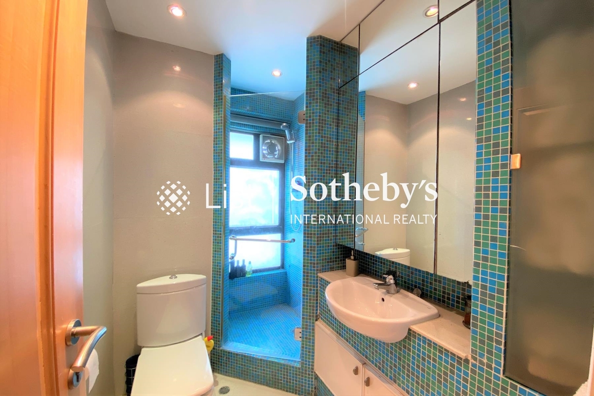 Woodbury Court 嘉林閣 | Guest Bathroom