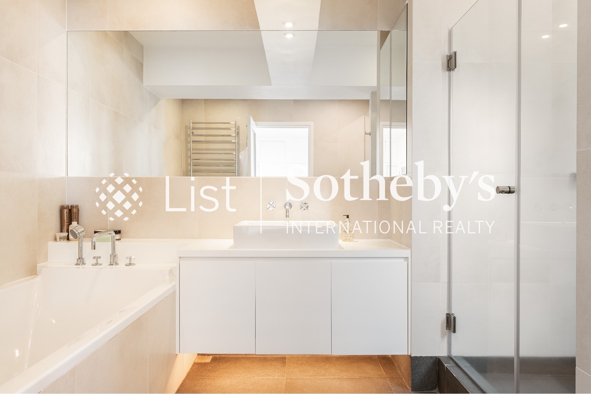 Woodbury Court 嘉林閣 | Master Bathroom