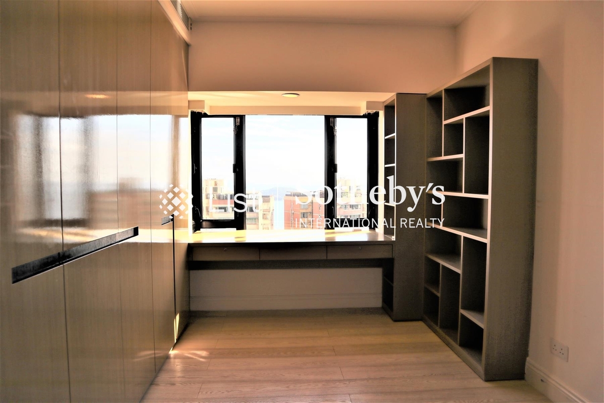 Woodbury Court 嘉林閣 | Third Bedroom