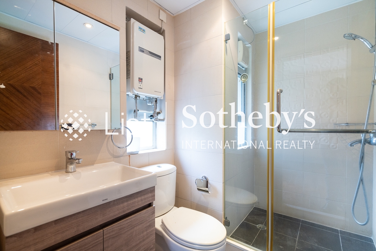 Emerald Garden 嘉瑜園 | Master Bathroom