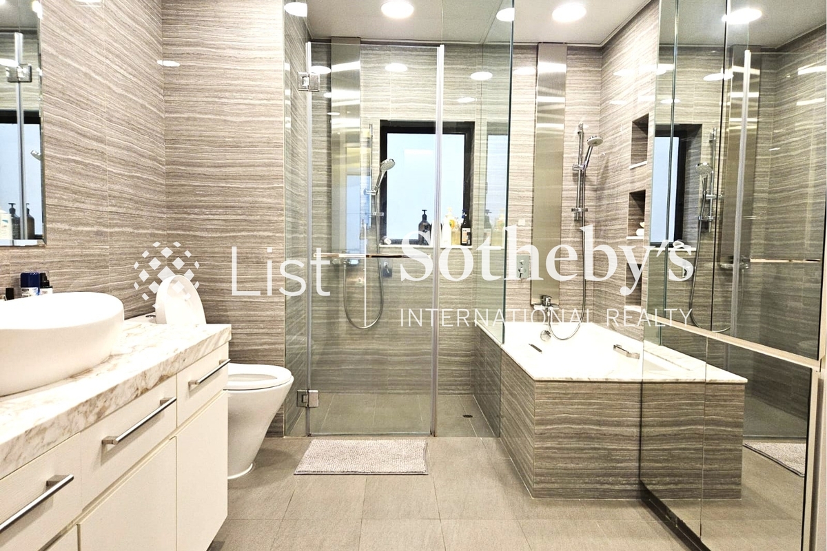 Regal Crest 薈萃苑 | Master Bathroom