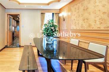 Regal Crest 薈萃苑 | 