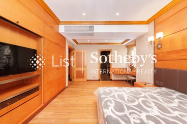 Regal Crest 薈萃苑 | 