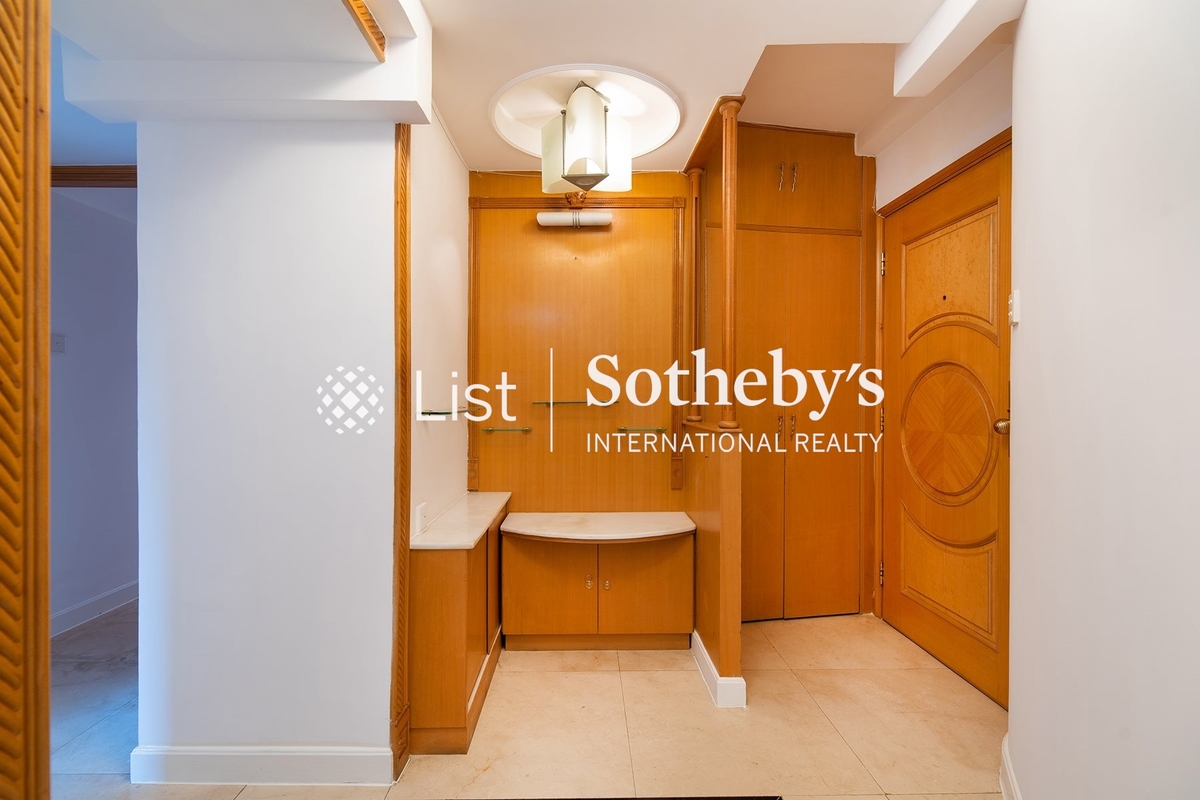 Ning Yeung Terrace 寧養臺 | Foyer