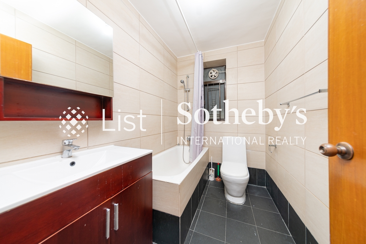 Ning Yeung Terrace 寧養臺 | Master Bathroom