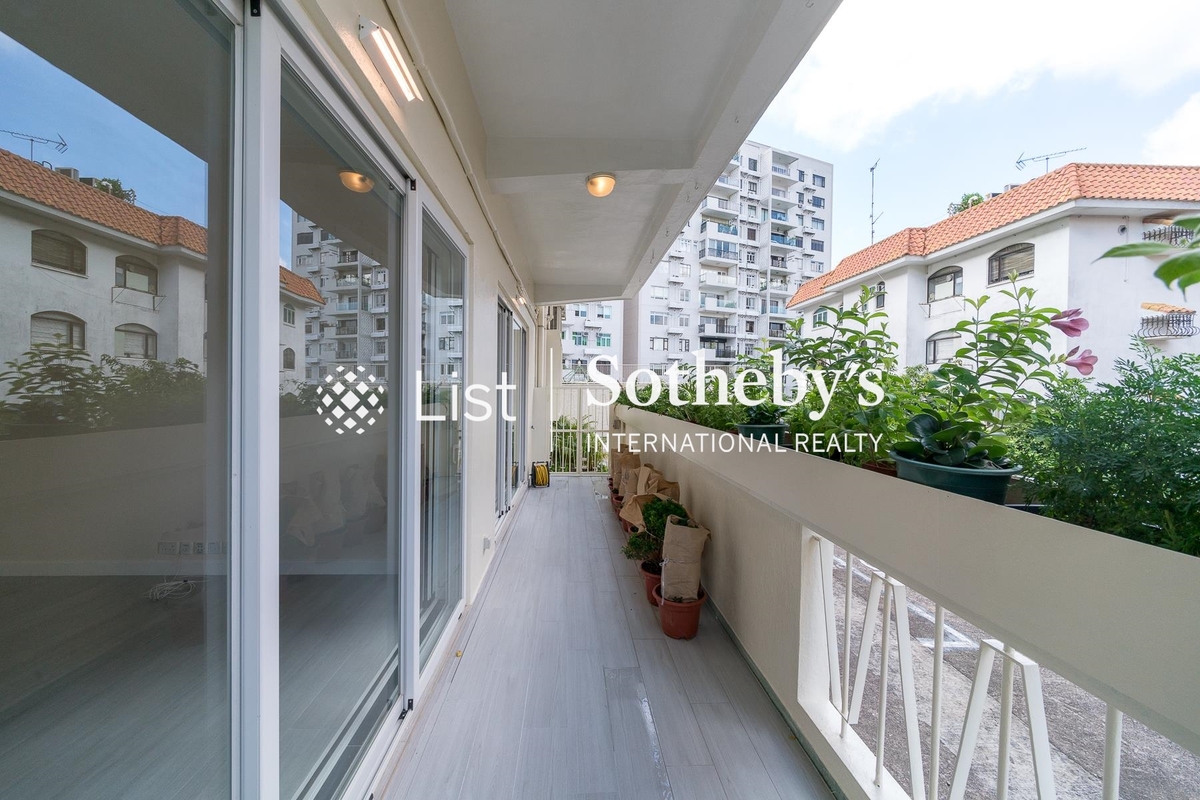 No. 88A-88B Pok Fu Lam Road 薄扶林道88A-88B號 | Balcony off Living and Dining Room