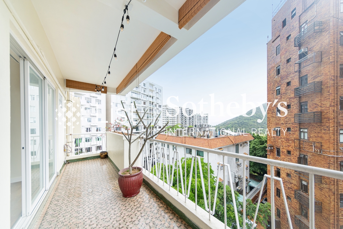 No. 88A-88B Pok Fu Lam Road 薄扶林道88A-88B號 | Balcony off Living and Dining Room