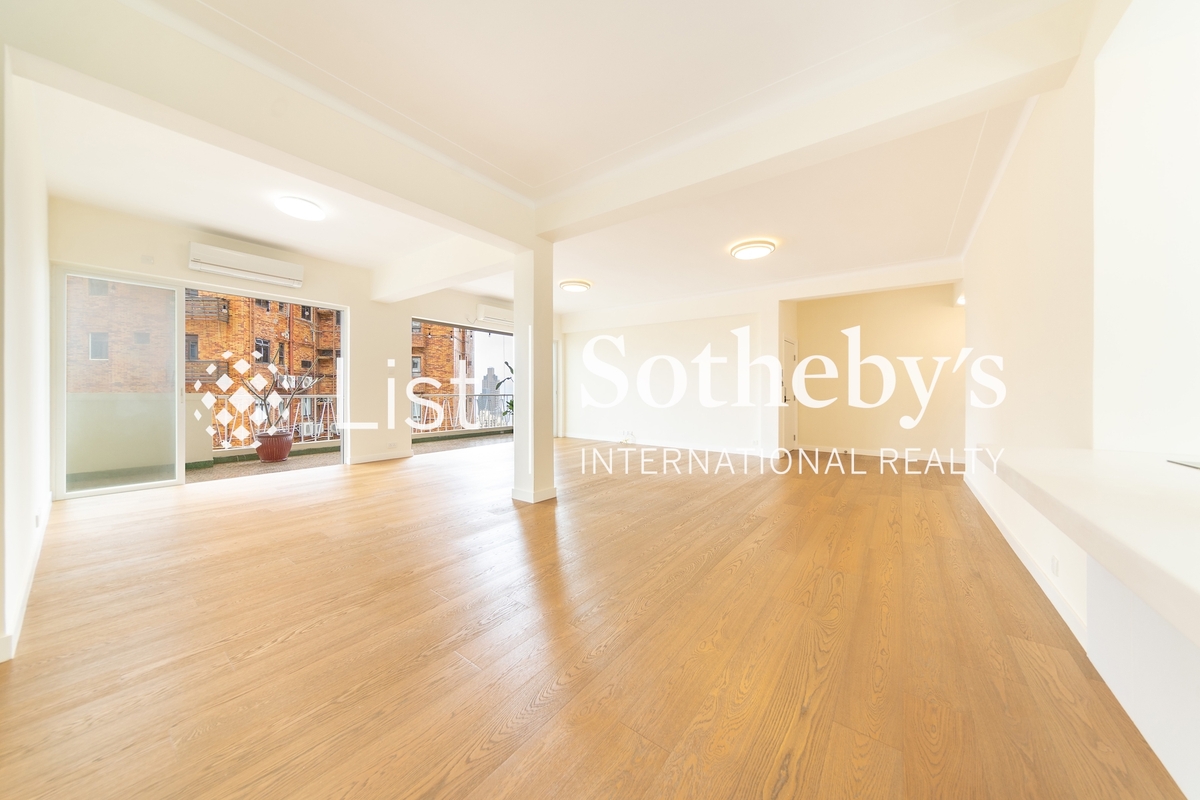 No. 88A-88B Pok Fu Lam Road 薄扶林道88A-88B號 | Living and Dining Room