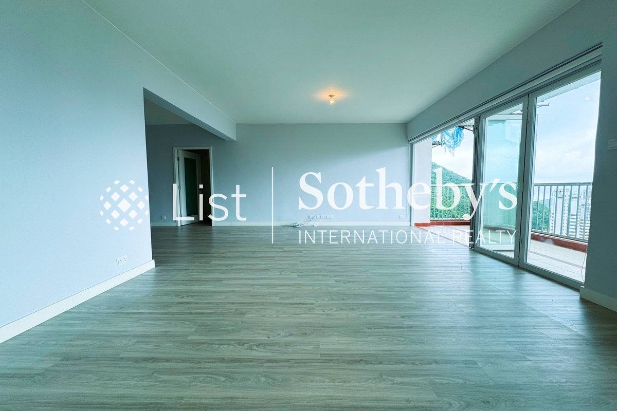 La Clare Mansion 利嘉大廈 | Living and Dining Room