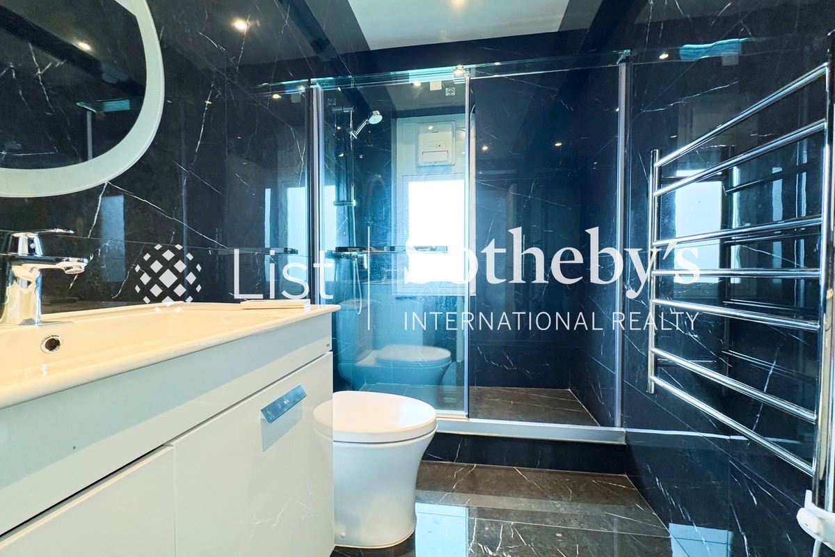 La Clare Mansion 利嘉大廈 | Master Bathroom