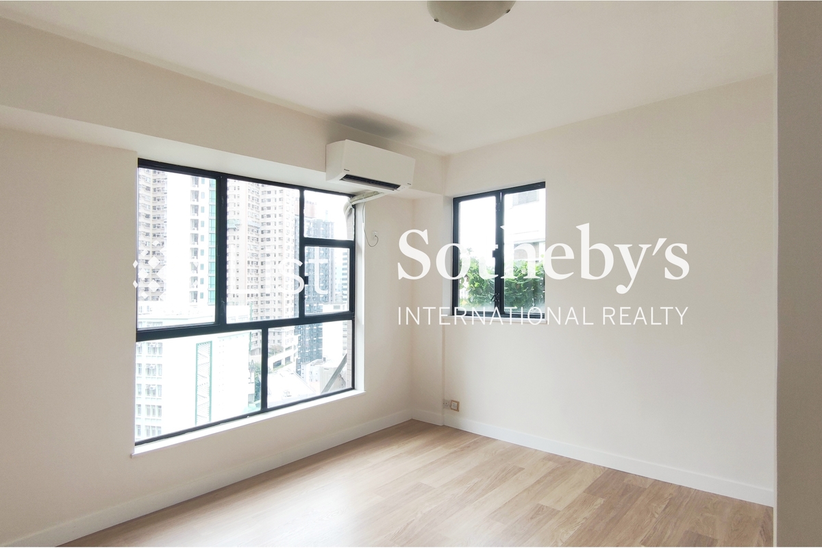 Old Peak Mansion Old Peak Mansion | Master Bedroom