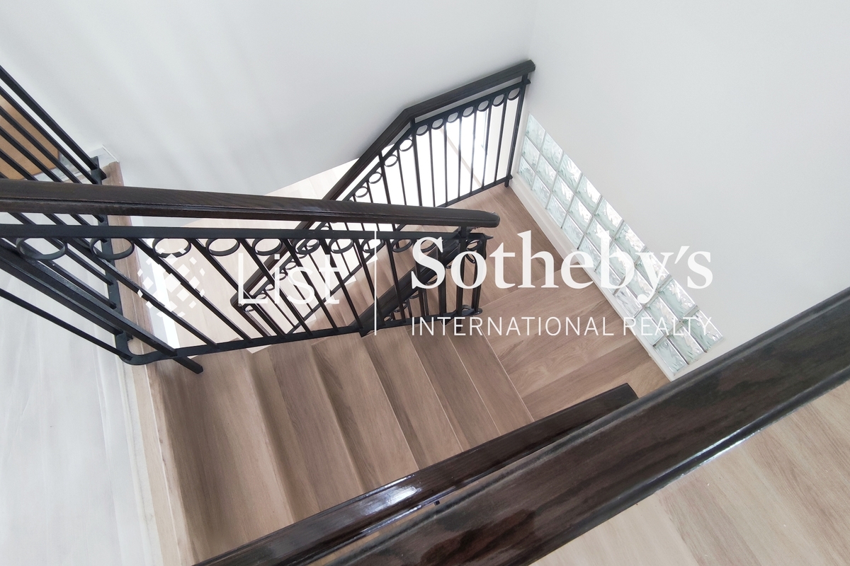 Old Peak Mansion Old Peak Mansion | Internal Staircase