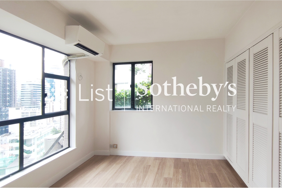 Old Peak Mansion Old Peak Mansion | Master Bedroom