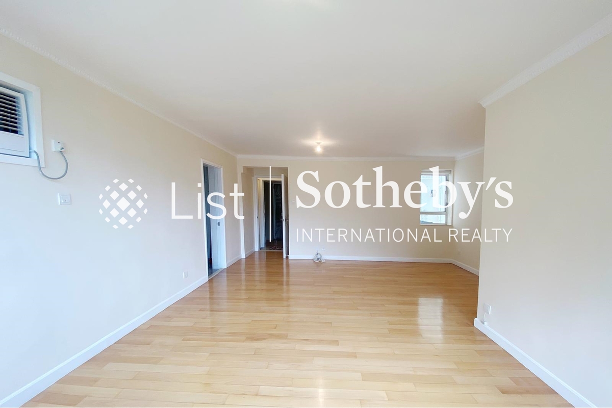 Baguio Villa 碧瑤灣 | Living and Dining Room