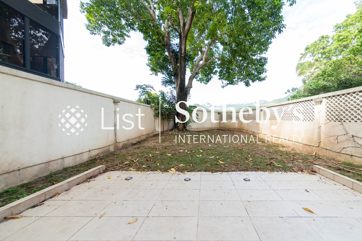 Henredon Court 恒安閣 | Private Garden off Living and Dining Room