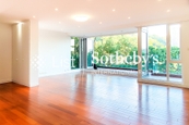 No. 438 Victoria Road 域多利道438號 | Living and Dining Room