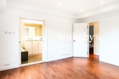 No. 438 Victoria Road 域多利道438號 | Master Bedroom