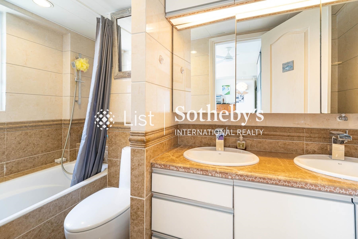 Aegean Terrace 愛琴苑 | Master Bathroom