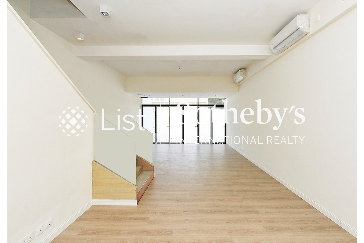 Bisney Gardens 碧荔花園 | Living and Dining Room