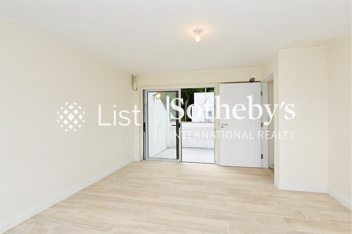 Bisney Gardens 碧荔花園 | Roof Terrace and Study Room