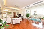 29-31 Bisney Road 碧荔道29-31號 | Living and Dining Room