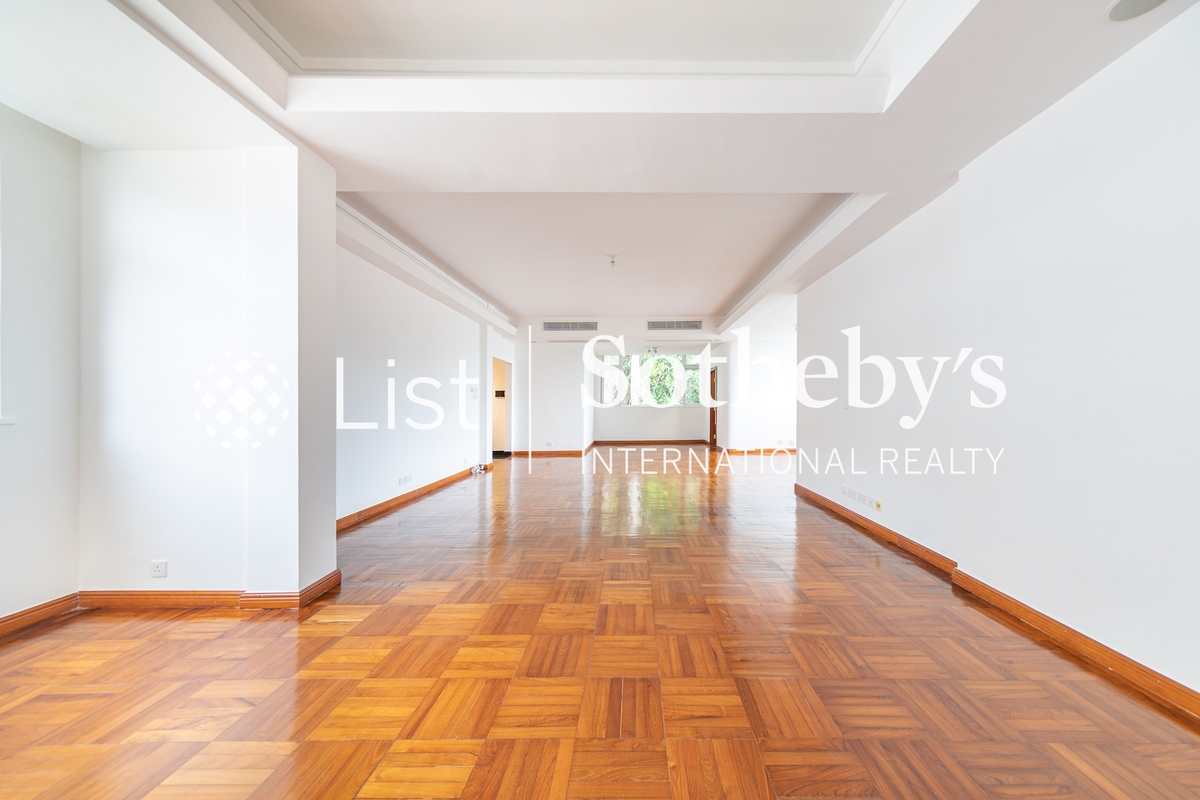 29-31 Bisney Road 碧荔道29-31號 | Living and Dining Room