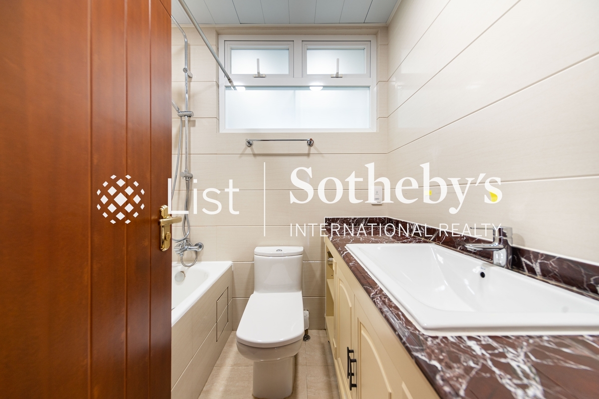 29-31 Bisney Road 碧荔道29-31號 | Master Bathroom
