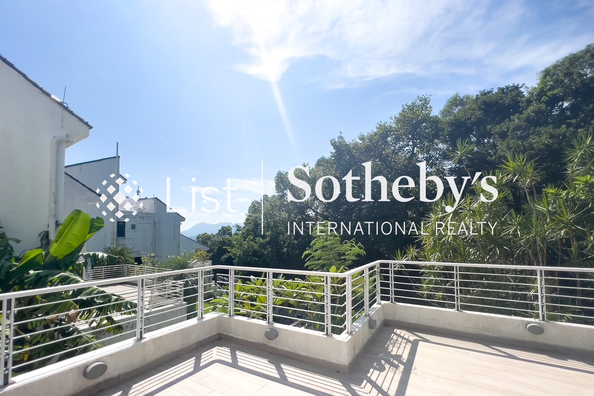 Floral Villas 早禾居 | Balcony off Living and Dining Room