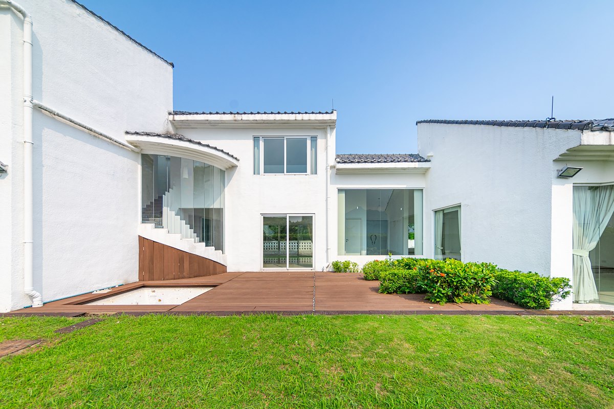 Floral Villas 早禾居 | Private Garden off Living Room
