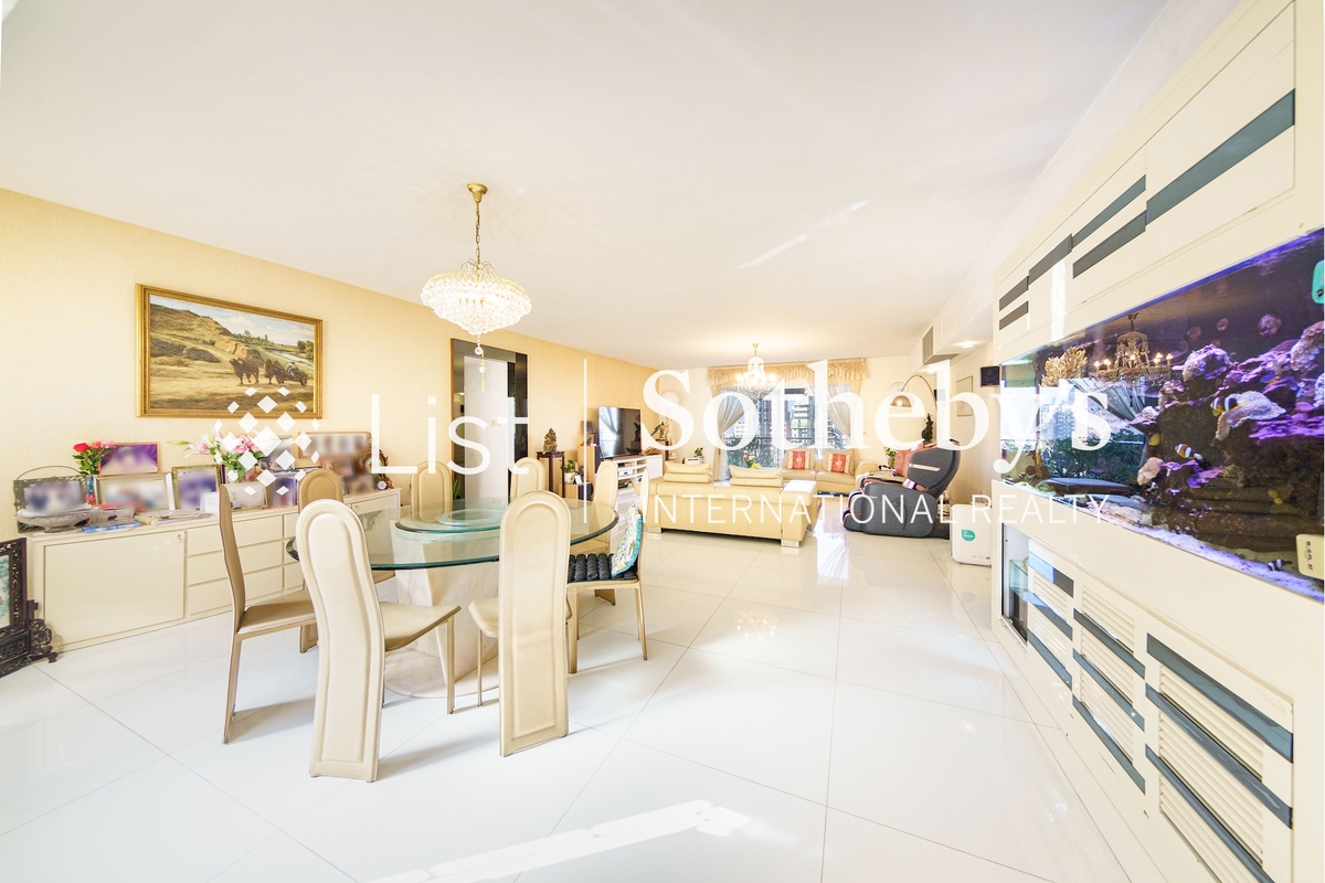 Villa Veneto 威都閣 | Living and Dining Room