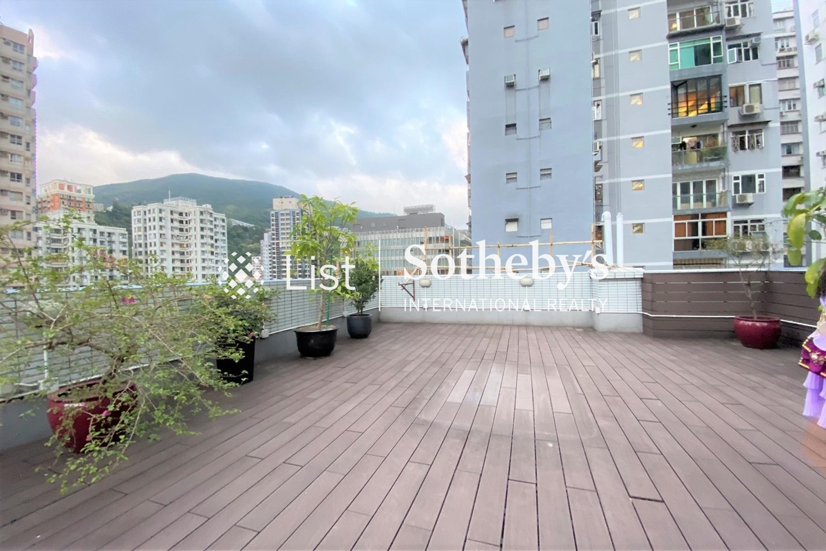 Wah Chi Mansion 華芝大廈 | Private Roof Terrace