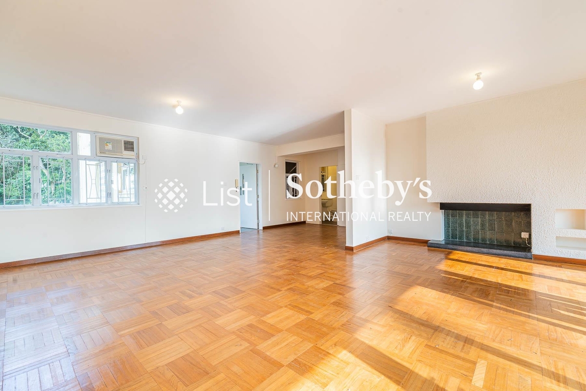 Middleton Towers 明德邨 | Living and Dining Room