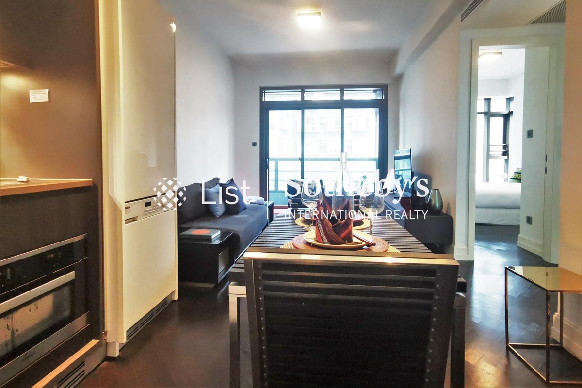 Castle One By V Castle One By V | Living and Dining Room