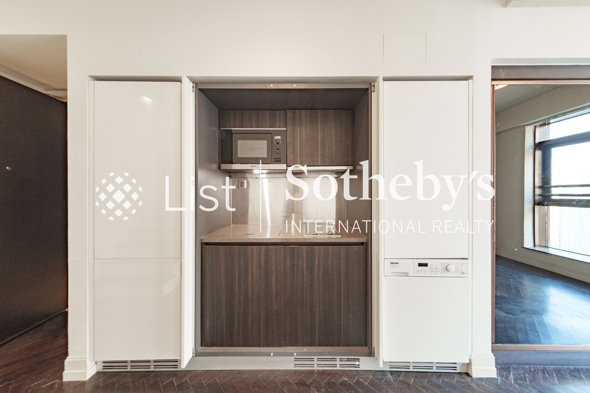 Castle One By V Castle One By V | Open Kitchen