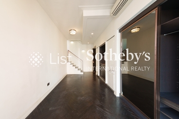 Castle One By V Castle One By V | 