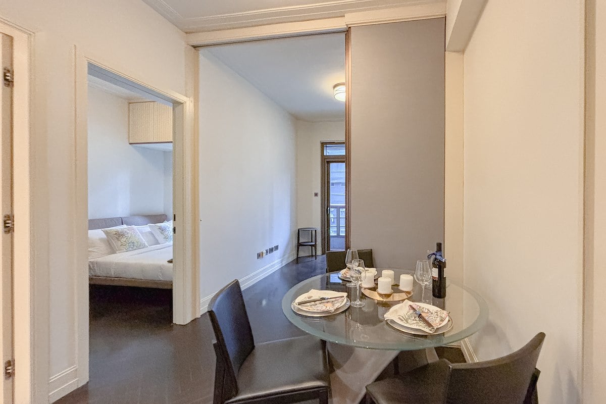 Castle One By V Castle One By V | Dining Room
