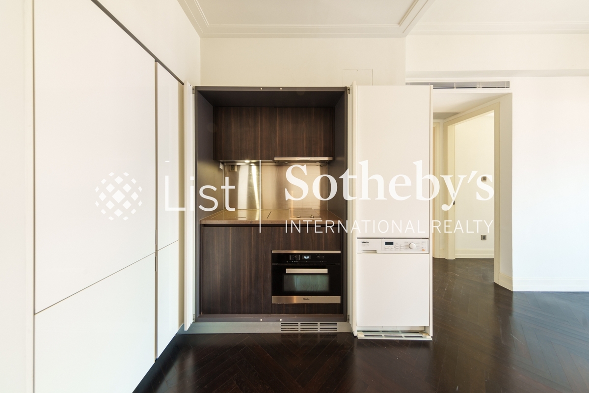 Castle One By V Castle One By V | Open Kitchen