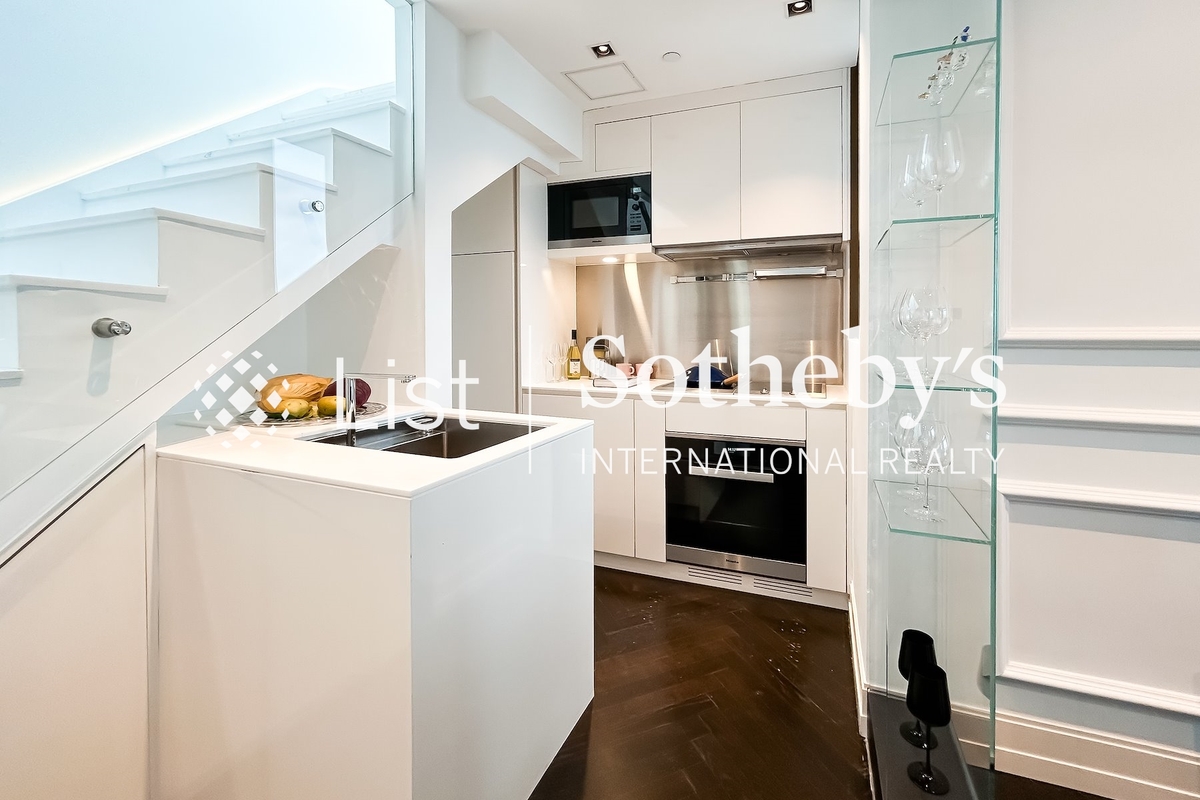 Castle One By V Castle One By V | Open Kitchen