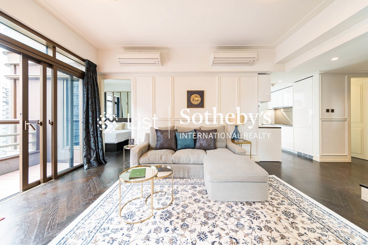 Castle One By V Castle One By V | Living and Dining Room