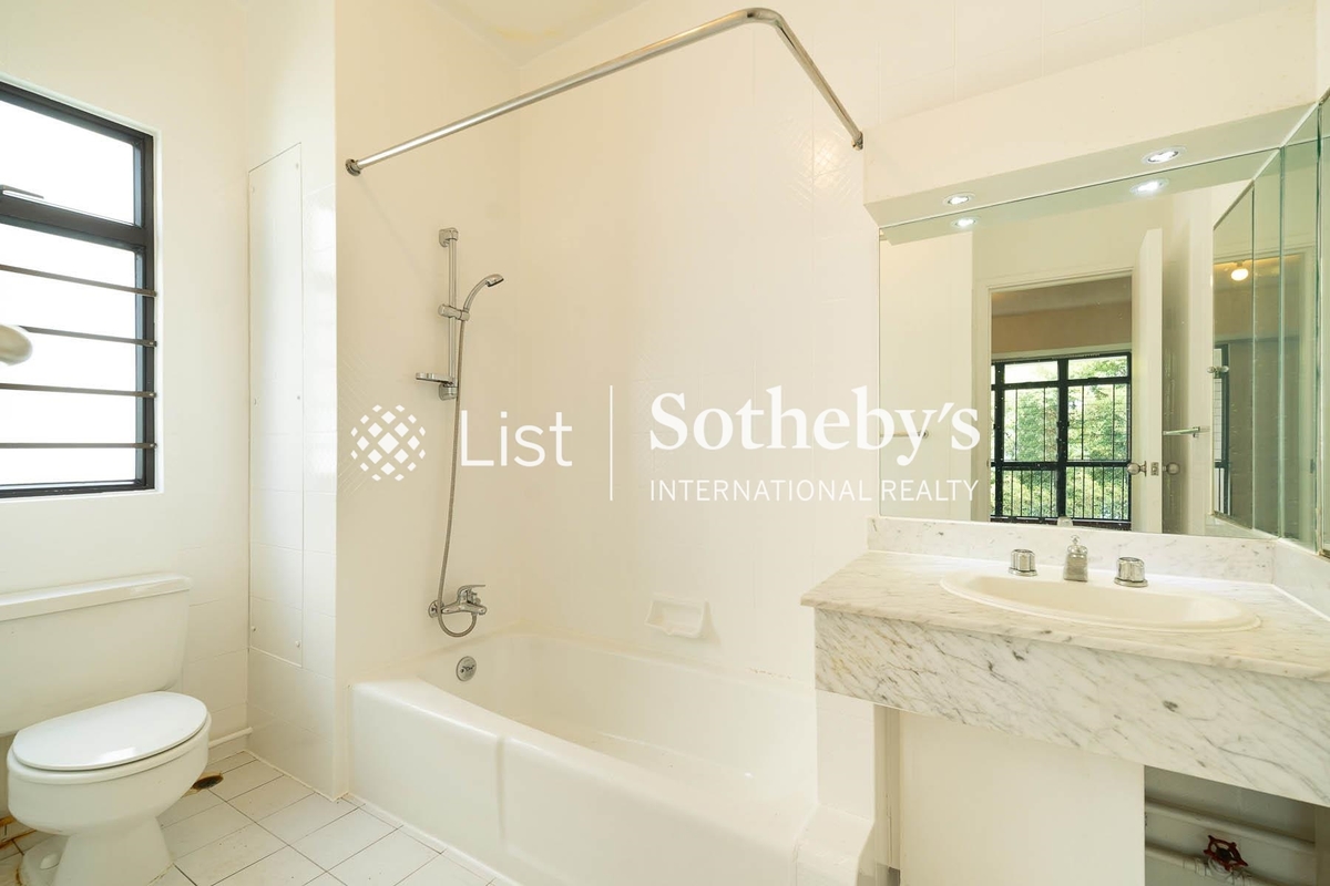 Pine Grove 蘊真閣 | Master Bathroom