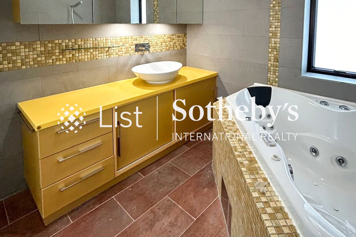 4A-4D Wang Fung Terrace 宏丰台4A-4D号 | Master Bathroom