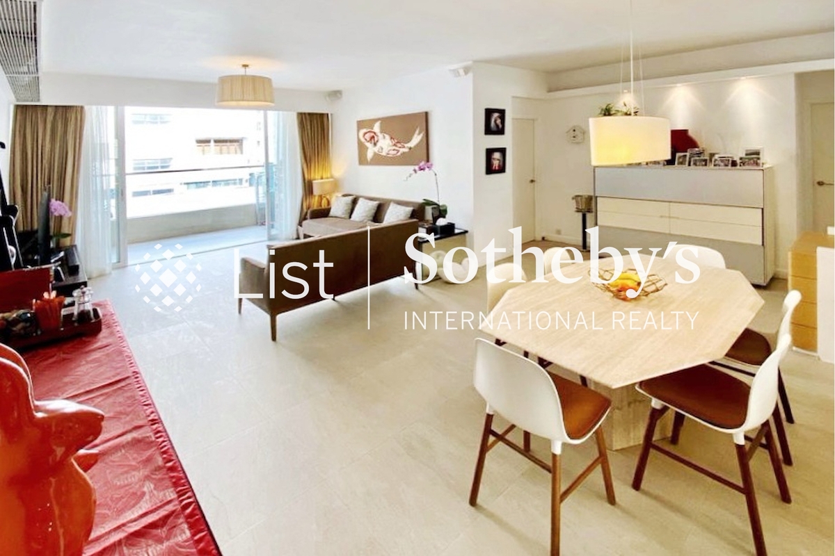 Mayflower Mansion 梅苑 | Living and Dining Room