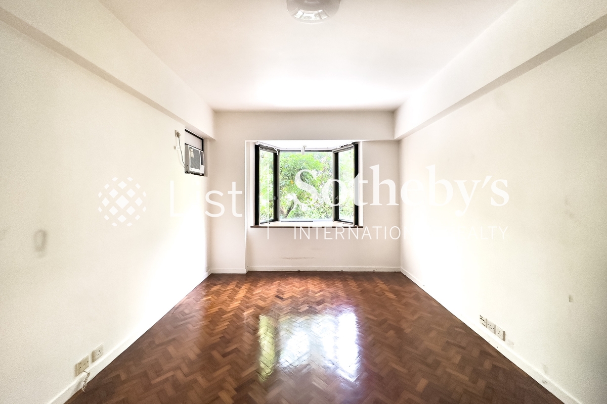 Hecny Court Hecny Court | Master Bedroom