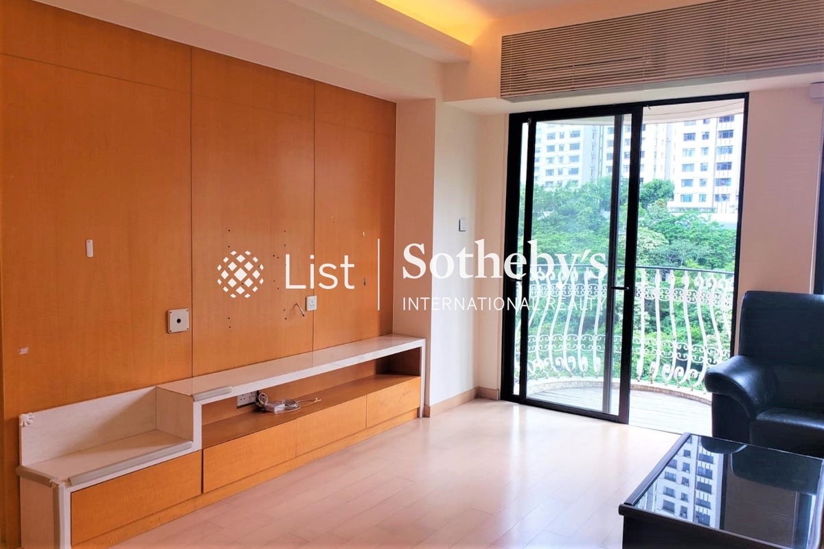 San Francisco Towers 金山花園 | Living and Dining Room